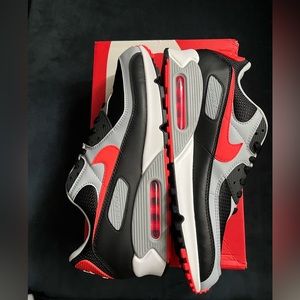 Men’s Nike Air Max 90 Radiant Red 2020- Size 13